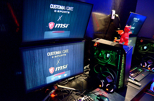 画像ギャラリー No.010のサムネイル画像 / 最新のMSI製ゲーマー向けPCが体験できるeスポーツエリアが，カスタマカフェ歌舞伎町店に登場