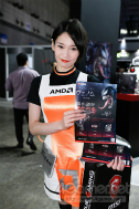 画像ギャラリー No.066のサムネイル画像 / TGS 2018会場を彩ったコンパニオン・コスプレイヤーの写真集をお届け。もちろんZIPファイル付き