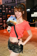 画像ギャラリー No.138のサムネイル画像 / TGS 2018会場を彩ったコンパニオン・コスプレイヤーの写真集をお届け。もちろんZIPファイル付き