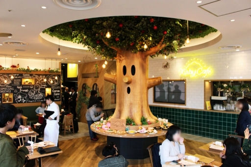 画像ギャラリー No.004のサムネイル画像 / 東京スカイツリータウンの「カービィカフェ」が常設店舗となって12月12日にオープン。ウィスピーウッズの下で，新しいメニューを存分に楽しもう