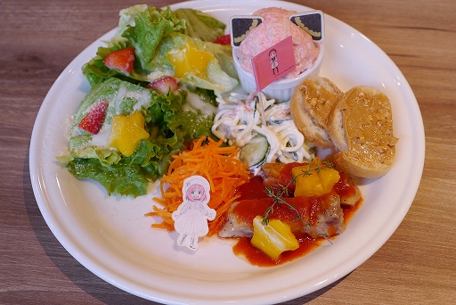 画像ギャラリー No.016のサムネイル画像 / カプコンカフェ，「劇場版 SPY×FAMILY CODE: White」コラボ試食会レポート。可愛らしいグッズと趣向を凝らしたメニューがファンをお出迎え