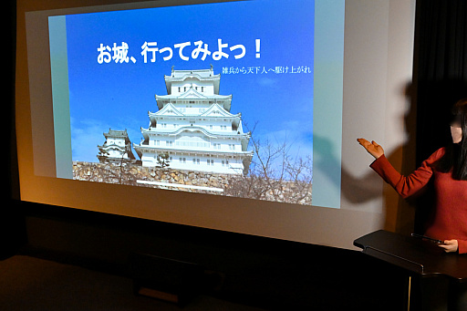 画像ギャラリー No.022のサムネイル画像 / 大スクリーンでゲーム推し活しようぜ！　“レンタルシアター”の165インチ画面で至高のひとときを味わえる時代が来た