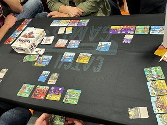 画像ギャラリー No.021のサムネイル画像 / フランスのアナログゲームの祭典，実は大規模。日本の「ナナ」が大賞で話題にもなった「FIJ 2024」はこんなイベントだ