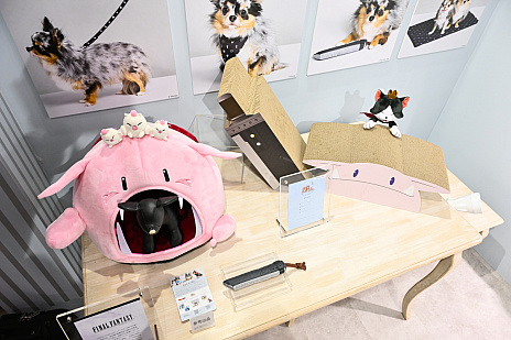 画像ギャラリー No.009のサムネイル画像 / DQ，FF，KHの犬猫グッズ「SQEX PETs」を見てきた！　おもしろワンニャンアイテムたくさんの“インターペット2024”