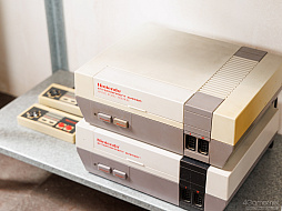 画像ギャラリー No.016のサムネイル画像 / ファミコンのカートリッジをキャンバスに，架空のゲームをデザインする。20回の節目を迎えた「わたしのファミカセ展」のこれまでの歩み