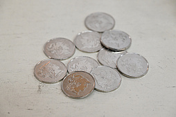 画像ギャラリー No.006のサムネイル画像 / 10円玉を入れてバチンッ！　と弾いたりする，古きゲームたちとまた遊ぼ。東京・板橋の「駄菓子屋ゲーム博物館」に行ってきた