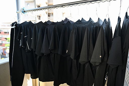 画像ギャラリー No.007のサムネイル画像 / 「リアルでは黒い服ばっかなのに，ゲームでは派手な服を着るのなんで？」マオ・シルフィーユが色彩心理学で解剖！