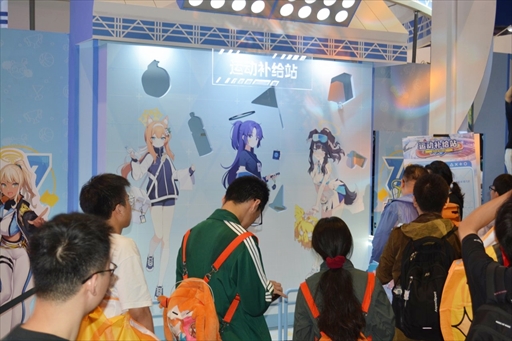 画像ギャラリー No.007のサムネイル画像 / 中国のオタクの今がここにある。上海で開催中の「BiliBili World 2024」は，ゲーム関連の出展も多い，二次元好きに向けた巨大イベントだ