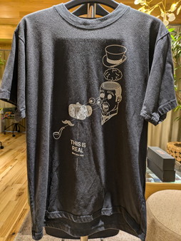 画像ギャラリー No.009のサムネイル画像 / あなたの「秘蔵のゲームTシャツ」見せてください！　4Gamerスタッフ＆ライター陣に，とっておきの一着を紹介してもらった