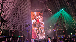 画像ギャラリー No.012のサムネイル画像 / 東京ゲームショウの前夜祭!?　招待制イベント「SEGA TGS PARTY」が今年も開催。横山昌義氏や「龍が如く」新作に登場する“ミナト区女子”の姿も