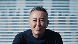 画像ギャラリー No.001のサムネイル画像 / ゲームクリエイター名越稔洋氏の顔が破裂する衝撃的なシーンを収録。名越スタジオが目指すブランドアイデンティティを表現した映像が公開に