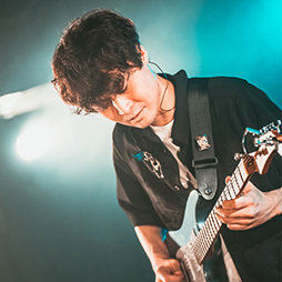 画像ギャラリー No.011のサムネイル画像 / Key25周年を記念したライブ「鍵音祭 -Key Instrumental Live-」，2025年3月1日に開催。作曲家・折戸伸治氏がMCとして出演