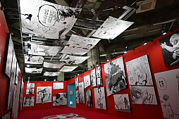画像ギャラリー No.040のサムネイル画像 / 「少年ジャンプ＋展」が東京・天王洲にて開催中。数々の人気作品を輩出しているマンガ誌アプリの10年を堪能できた内覧会をレポート
