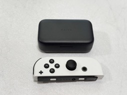 画像ギャラリー No.004のサムネイル画像 / 耳の穴をふさがないイヤホン「nwm DOTS」は，散歩しながら使うのにけっこう良い感じ（「買い物Surfer」第27回）