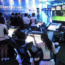 画像ギャラリー No.010のサムネイル画像 / 「StarHorse3」「StarBoat」など,セガの最新アミューズメント機がずらり。大型筐体中心の「SEGA PRIVATE SHOW 2011 -SUMMER-」レポート