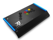 画像ギャラリー No.002のサムネイル画像 / HORI，完全オリジナルの格闘ゲーム用アーケードスティック「ファイティングエッジ」発表。HORISTORE.comで予約受付開始