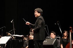 画像ギャラリー No.004のサムネイル画像 / 4年に一度のゲーム音楽フェス「4starオーケストラ2019」。吹奏楽，小中編成とトーク，オーケストラ＋バンドの3ステージが披露された会場の模様をレポート