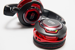画像ギャラリー No.006のサムネイル画像 / 【PR】自宅のガチプレイから外出まで。「Sound Blaster EVO Zx」は万能ヘッドセットだった 
