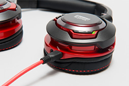 画像ギャラリー No.019のサムネイル画像 / 【PR】自宅のガチプレイから外出まで。「Sound Blaster EVO Zx」は万能ヘッドセットだった 