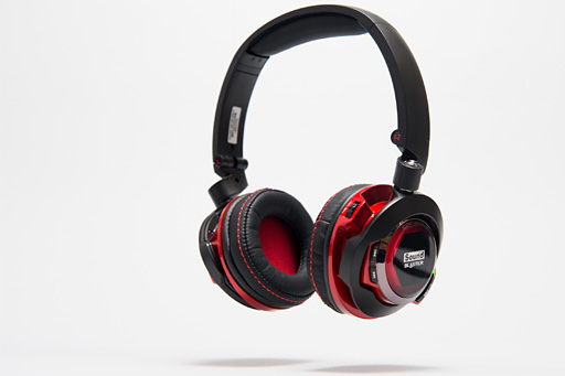 画像ギャラリー No.025のサムネイル画像 / 【PR】自宅のガチプレイから外出まで。「Sound Blaster EVO Zx」は万能ヘッドセットだった 