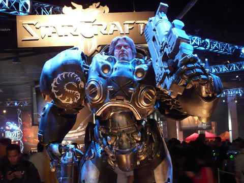 画像ギャラリー No.006のサムネイル画像 / 2万人のファンを集めるBlizzard Entertainmentのファンイベント「BlizzCon 2010」が開催。今年の目玉はやはり「Diablo III」?