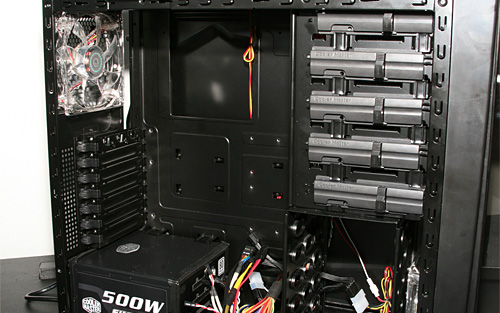 画像ギャラリー No.004のサムネイル画像 / Cooler Master，防滴仕様のゲーマー向けPCケース「CM Storm Scout」をCeBIT 2009で公開