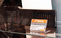 画像ギャラリー No.002のサムネイル画像 / ［COMPUTEX］OCZ，Z Driveの製品化を凍結し，3.5インチ＆1TBモデルのSSDを投入へ