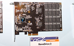 画像ギャラリー No.014のサムネイル画像 / ［COMPUTEX］OCZ，プラットフォームもOSも問わないSSD＋HDDのハイブリッド製品「Revo Hybrid」を発表