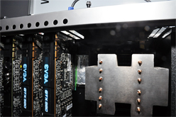 画像ギャラリー No.005のサムネイル画像 / ［COMPUTEX］SilverStoneは今年もPCケースの新作を大量展示。2スロット仕様のカード×6を搭載可能な大型タワーや，拡張性重視のデスクトップなど