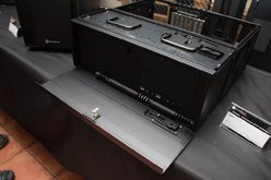 画像ギャラリー No.007のサムネイル画像 / “米びつ”PCケースにMini-ITX対応版が登場，Raven RV04は「開発中」〜秋葉原で行われたSilverStoneイベントレポート