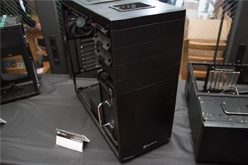 画像ギャラリー No.018のサムネイル画像 / “米びつ”PCケースにMini-ITX対応版が登場，Raven RV04は「開発中」〜秋葉原で行われたSilverStoneイベントレポート