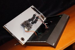 画像ギャラリー No.002のサムネイル画像 / HORIの新作アーケードスティック「ファイティングエッジ」レビュー。sako氏お墨付きのプレイフィールと，内部構造を徹底解剖