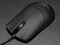 画像ギャラリー No.002のサムネイル画像 / 3ボタン仕様のゲーマー向けマウス「Razer Salmosa」，重量は90gに。GIGABYTEとASUSはゲーマー向けキーボードを公開