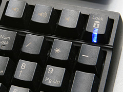 画像ギャラリー No.009のサムネイル画像 / 3ボタン仕様のゲーマー向けマウス「Razer Salmosa」，重量は90gに。GIGABYTEとASUSはゲーマー向けキーボードを公開