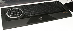 画像ギャラリー No.012のサムネイル画像 / 3ボタン仕様のゲーマー向けマウス「Razer Salmosa」，重量は90gに。GIGABYTEとASUSはゲーマー向けキーボードを公開