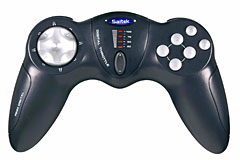 画像ギャラリー No.005のサムネイル画像 / Saitek製デジタル＆アナログ両対応ゲームパッド「P990」を完全日本語版で7月18日に再販。エントリーモデル「P220」も同時発売