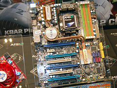 画像ギャラリー No.013のサムネイル画像 / AMD，“Phenom世代”のHT3.0対応チップセット「AMD 7」発表――Reuven Soraya氏に聞くSpiderプラットフォームの意義