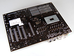 画像ギャラリー No.010のサムネイル画像 / 「Core i7」基礎テストレポート。Core 2とは何が違うのかをねちねちと検証する