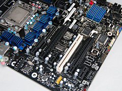 画像ギャラリー No.019のサムネイル画像 / 衝撃再来なるか?「Core i7」プロセッサのレビューを掲載
