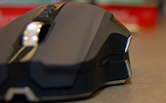 画像ギャラリー No.017のサムネイル画像 / 「SideWinder X8 Mouse」詳報。穴のないスペックは,ゲーマー向けワイヤレスマウスの概念を変えるか?