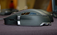 画像ギャラリー No.018のサムネイル画像 / 「SideWinder X8 Mouse」詳報。穴のないスペックは,ゲーマー向けワイヤレスマウスの概念を変えるか?