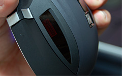 画像ギャラリー No.020のサムネイル画像 / 「SideWinder X8 Mouse」詳報。穴のないスペックは,ゲーマー向けワイヤレスマウスの概念を変えるか?