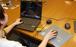 画像ギャラリー No.008のサムネイル画像 / KeNNy，uNleashed & fumio×Microsoft。「SideWinder X8はゲームで使えるのか」座談会レポート