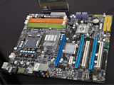 画像ギャラリー No.008のサムネイル画像 / NVIDIA,PCIe 2.0&3-way SLI対応の「nForce 700」チップセットを発表