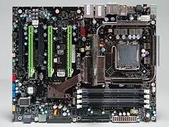 画像ギャラリー No.010のサムネイル画像 / GeForce 9800 GX2のQuad SLIは究極のハイエンドゲーム環境たり得るか？