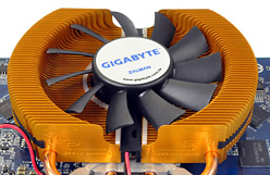 画像ギャラリー No.003のサムネイル画像 / Zalmanクーラー&OC仕様のGIGABYTE製9800 GTにメモリ1GB版