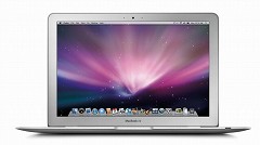 画像ギャラリー No.001のサムネイル画像 / ［Mac］アップル，超薄型ノートPC「MacBook Air」を発表