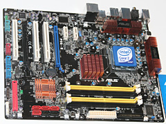 画像ギャラリー No.011のサムネイル画像 / Intel，「Atom」やIntel 4シリーズチップセットの実機をCeBITで公開