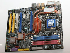 画像ギャラリー No.005のサムネイル画像 / もはや“いらない子”なのか？ Intel，フラグシップチップセット「X48」出荷開始