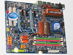 画像ギャラリー No.014のサムネイル画像 / もはや“いらない子”なのか？ Intel，フラグシップチップセット「X48」出荷開始